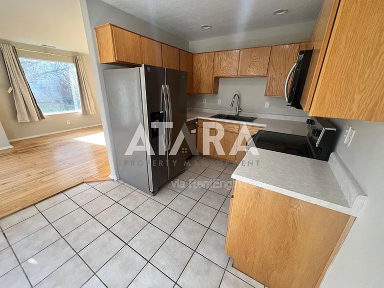 254 N Bliss Ct — Photo 13