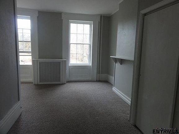 4th image of 687 Hudson Ave