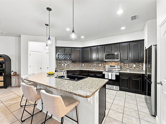3rd image of 14311 ROMEO BOULEVARD