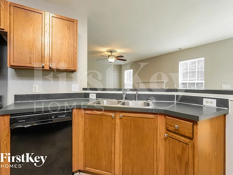 3760 Thornaby Cir — Photo 8