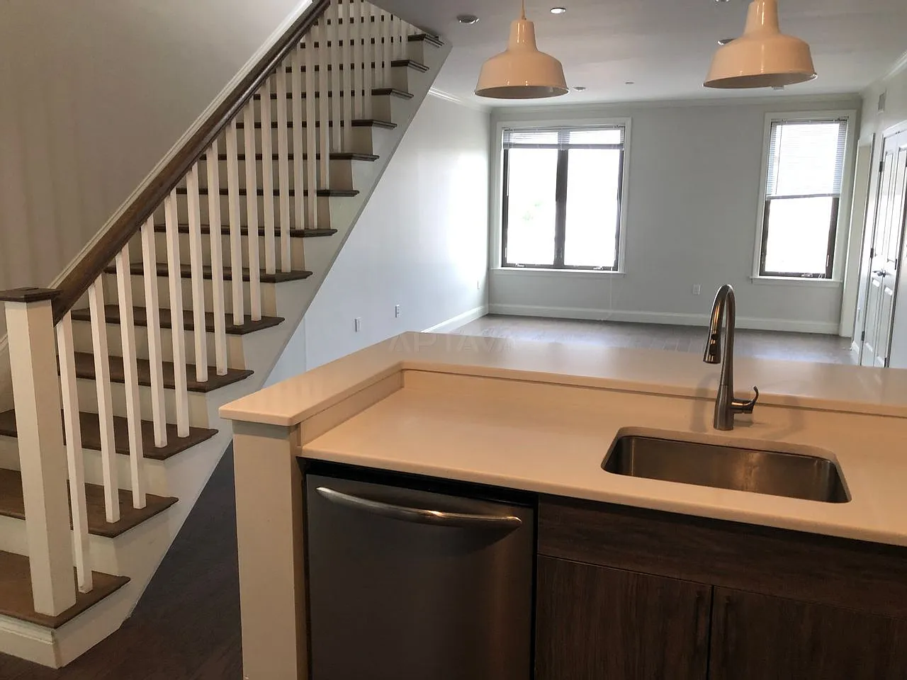 3 bed, $5,000 — Photo 4