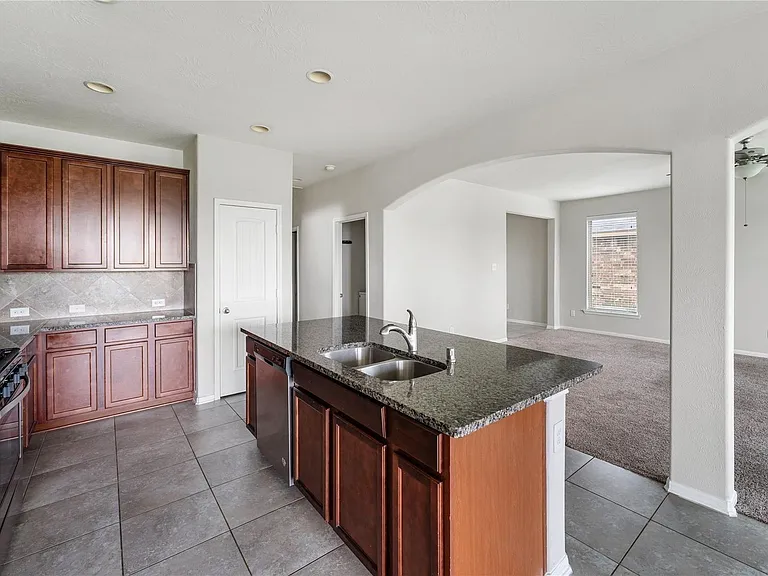 8014 Oxbow Manor Ln — Photo 11