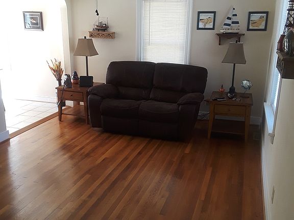 3rd image of 2403 Irisdale Ave