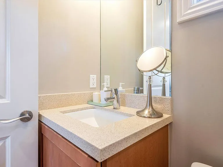 21 S Claremont St #13 — Photo 10