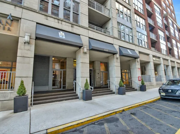 1125 Maxwell Lane image 8 of 18