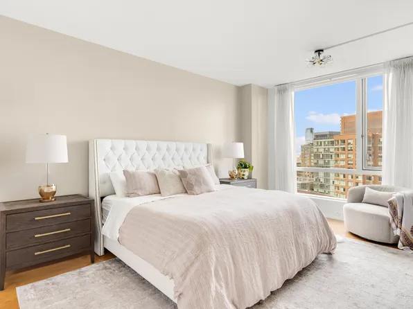 200 Chambers Street image 4 of 11