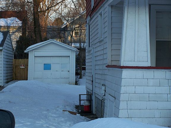 2nd image of 621 Storer Ave