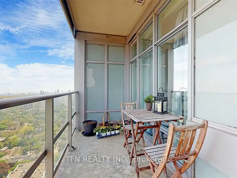 2191 Yonge St #4101 — Photo 12