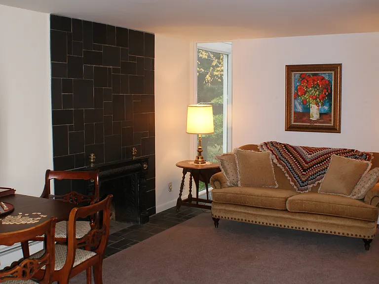 11 Frost Ln — Photo 5