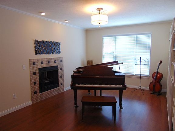 4th image of 1013 Catherwood Ct