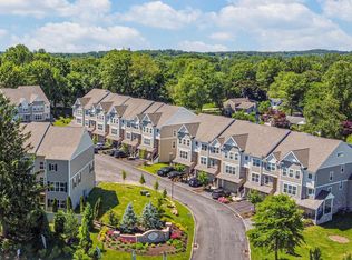 27 New Countryside Dr, West Chester, PA 19382