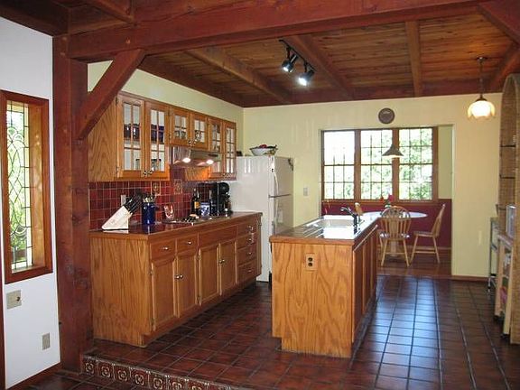 Kitchen to dining room