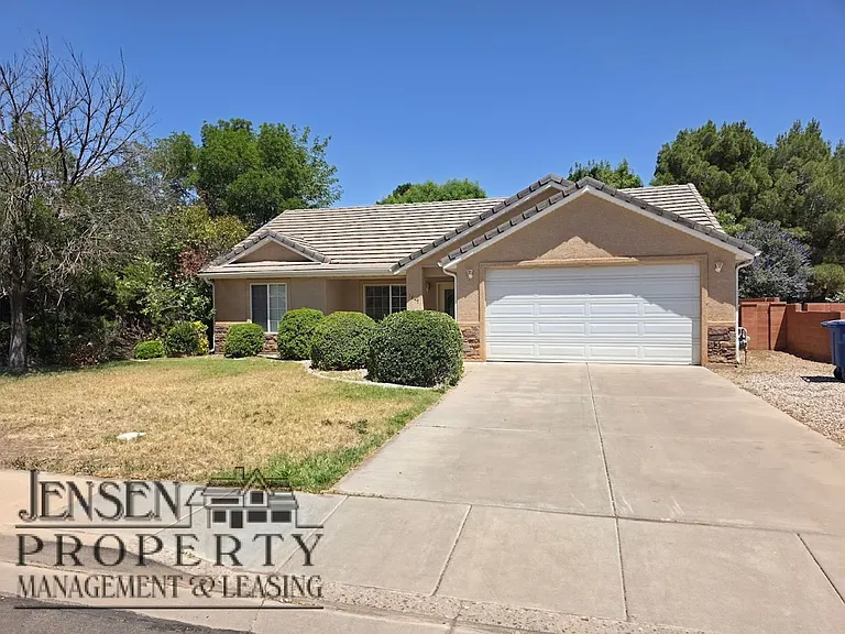 1849 S Halter Cir — Photo 2