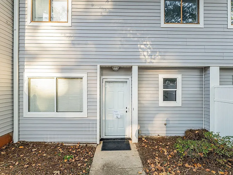 7320 Sandy Creek Dr — Photo 20