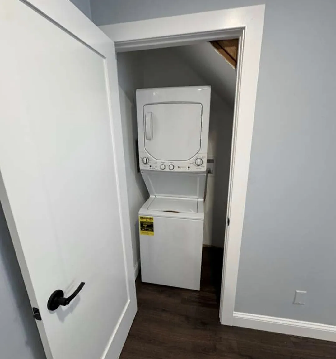 2 bed, 1.5 bath, 900 sqft, $1,895 — Photo 4