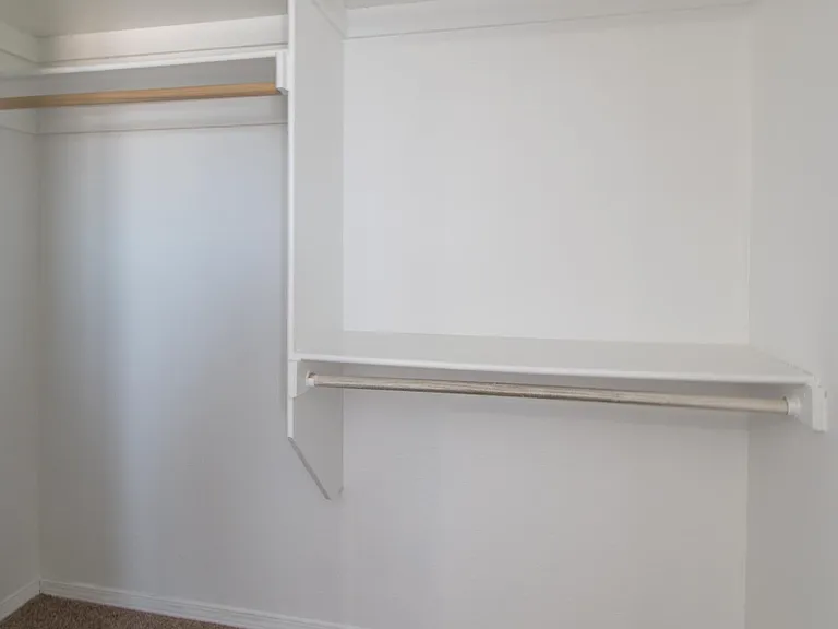 250 Meadow Ct #250 — Photo 4