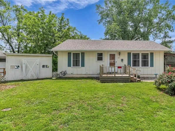 310 E Clay St, Carrollton, MO 64633