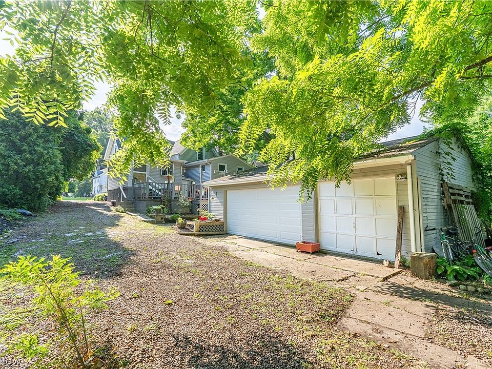 28th image of 151 26th St SE