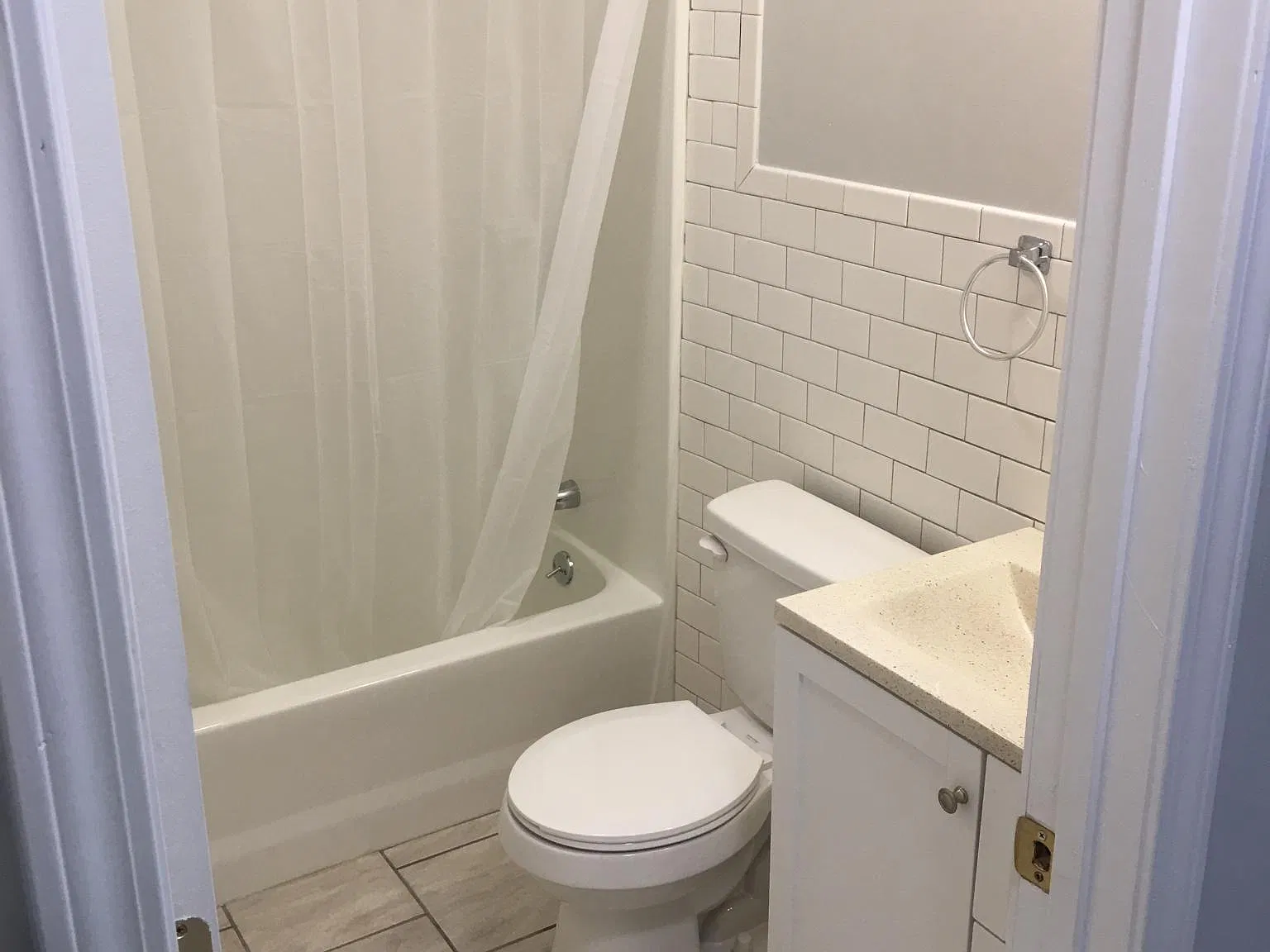 2 bed, $1,600 — Photo 3