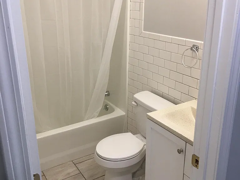 525 Hillsborough St — Photo 5