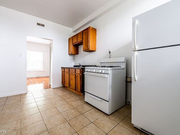 7151 S Indiana Apartments Chicago Kitchen_03