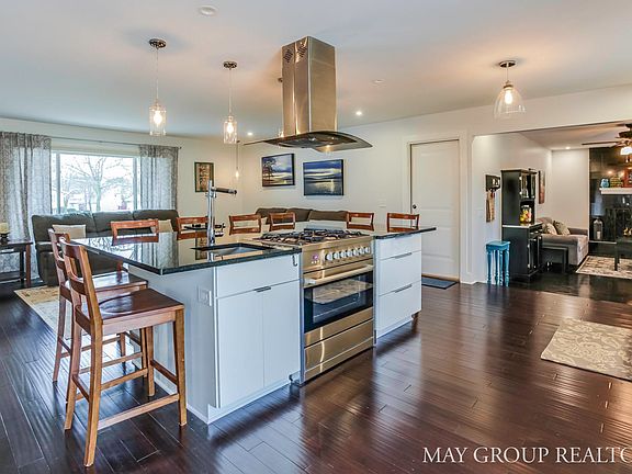 2nd image of 3040 Meadow Way St SE