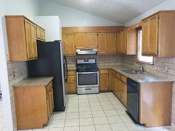 2490 Waterford Park Dr — Photo 4