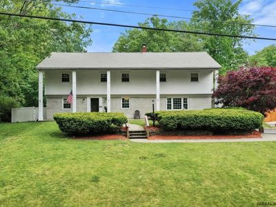6 Secada Dr, Clifton Park, NY, 12065