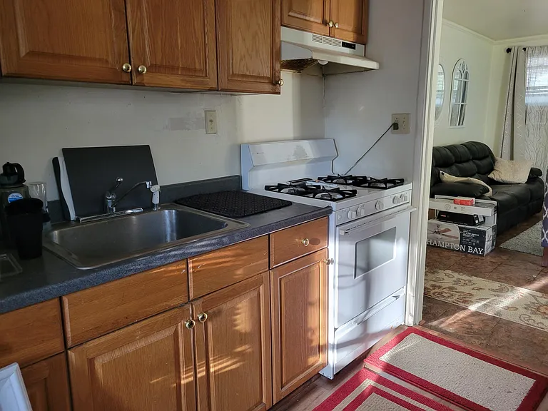 3902 Elmwood Dr — Photo 4