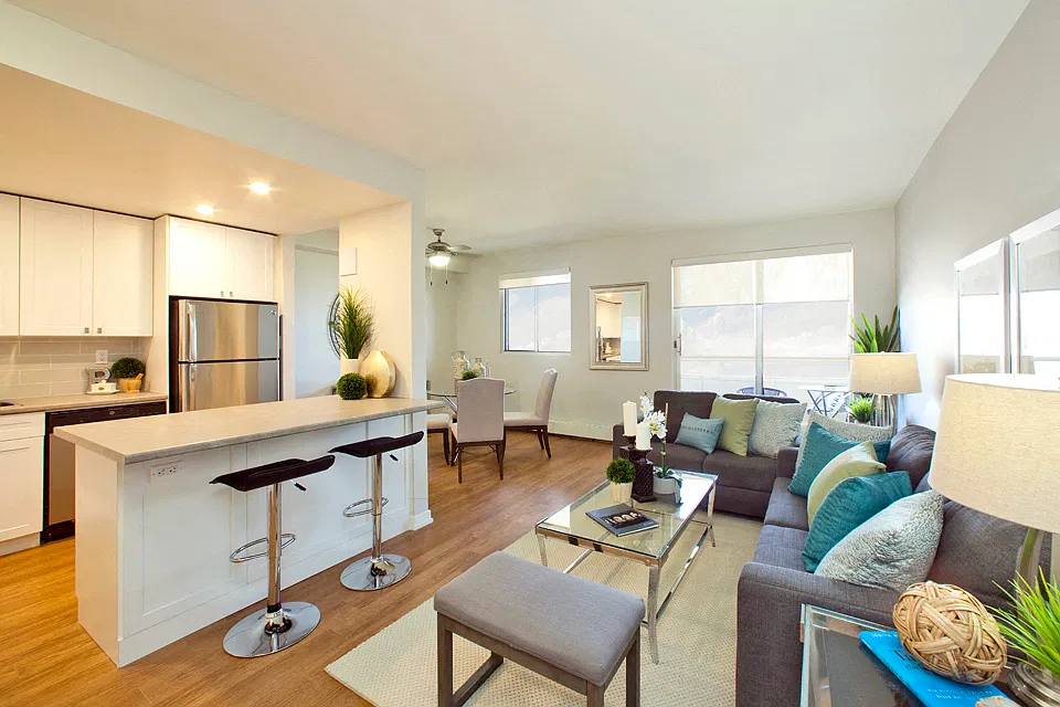 Laura Secord Apartments — Photo 3