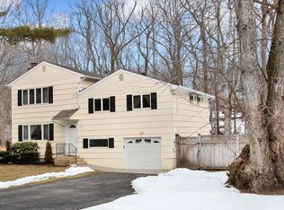 40 Winding Ln, Norwalk, CT 06851