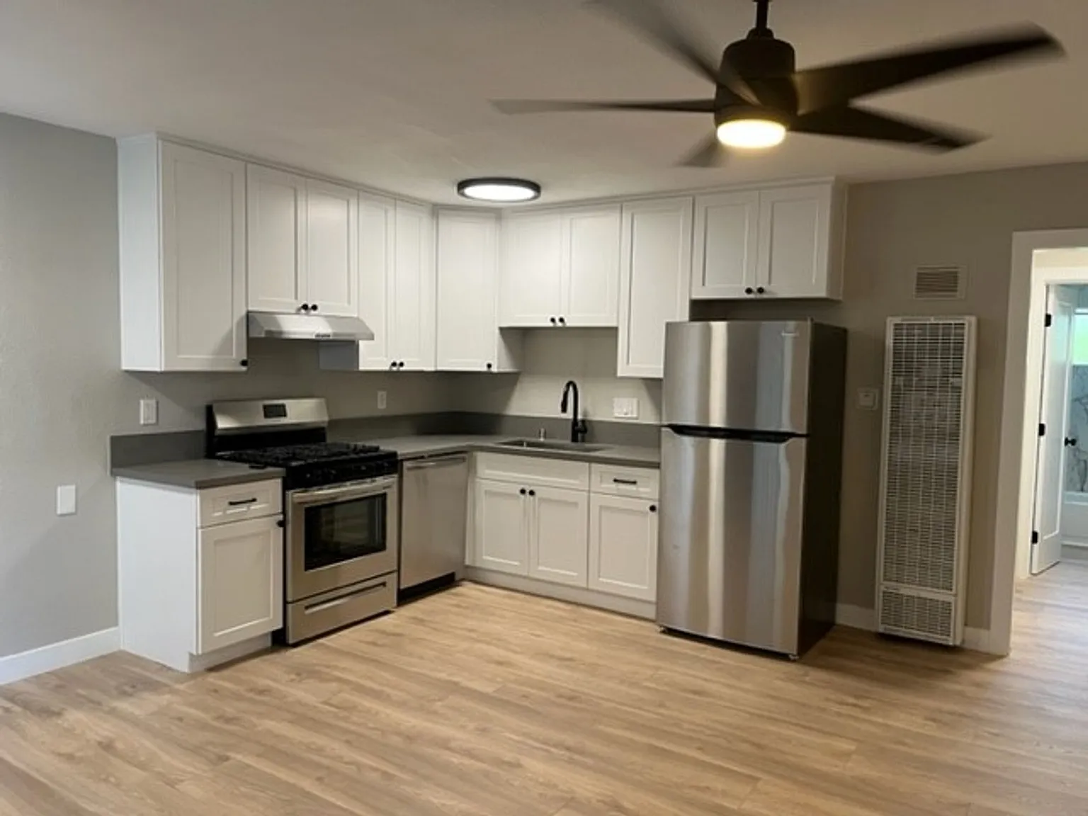 Grand at Pacific Beach — Photo 1