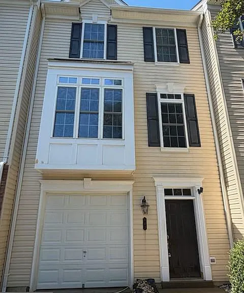 843 Fairview Village Ct — Photo 1