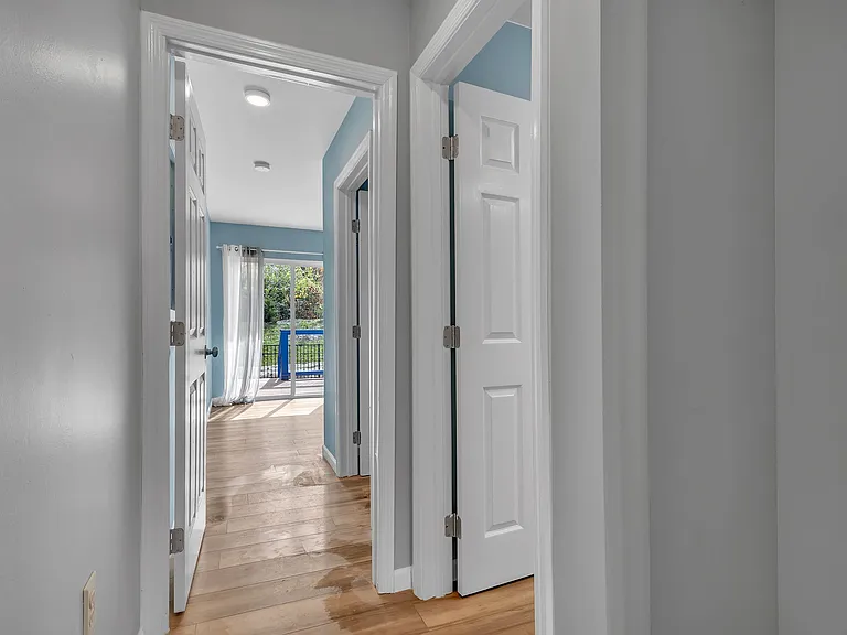1406 Container Way — Photo 14