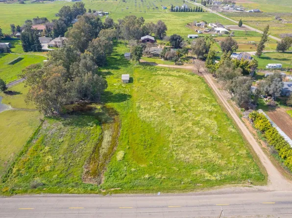 7881 N Thompson Ave, Clovis, CA 93619