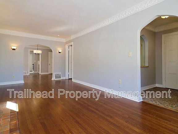 3rd image of 2209 E 67th Ter