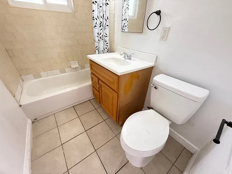 5152 San Bernardino St #B — Photo 11