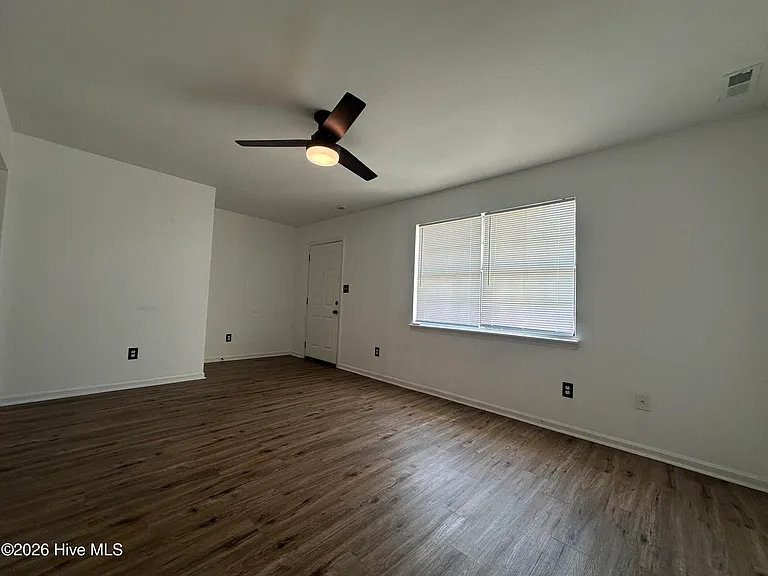 414 Myrtlewood Cir — Photo 4