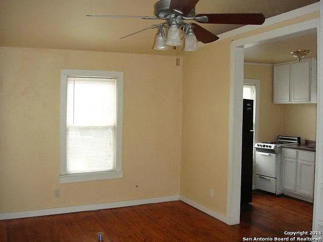 925 W Woodlawn Ave #GARAGE — Photo 2