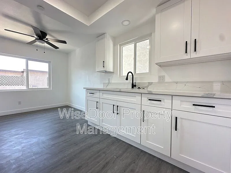 2 bed, 1.0 bath, 978 sqft, $2,650 — Photo 2