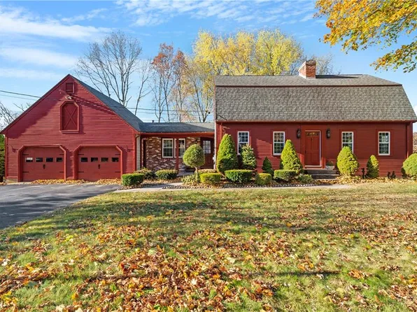16 Tiffany Dr, Cumberland, RI 02864