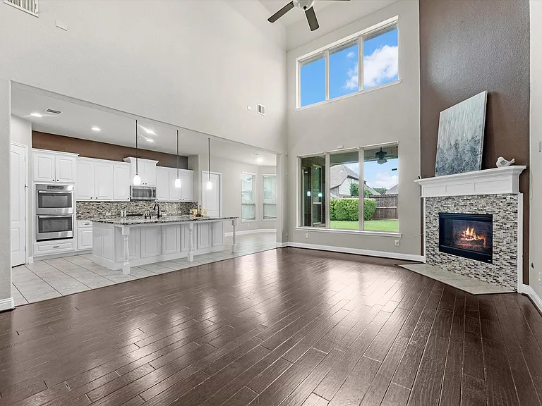 15819 Graham Spring Ln — Photo 6