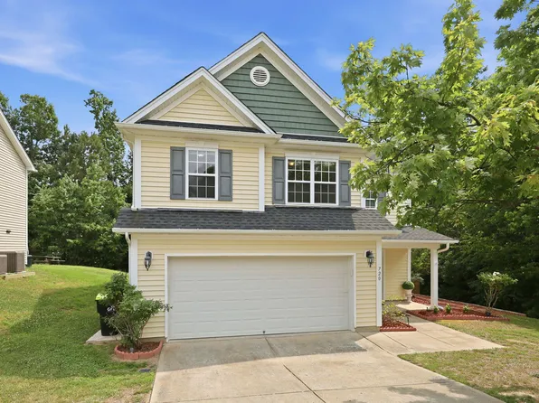 720 Pyracantha Dr, Holly Springs, NC 27540