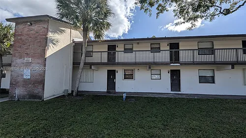 6001 Shakerwood Cir #205 Photo 1