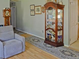 23 Woodland Dr, Vernon, NJ 07462