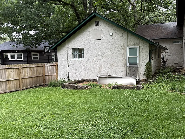 848 Kentucky Ave — Photo 11