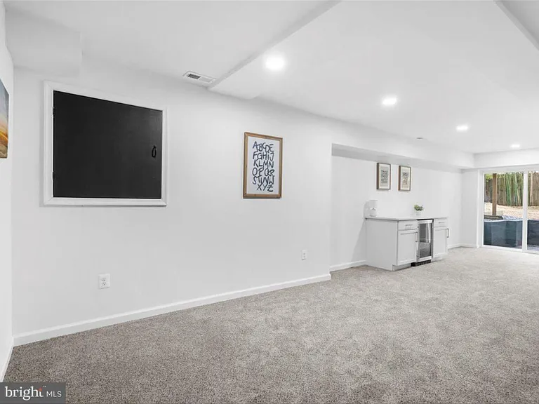 579 West Dr — Photo 9