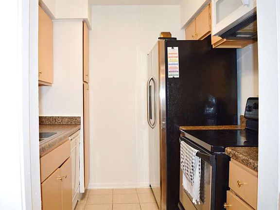 5th image of 8427 Hearth Dr APT 23