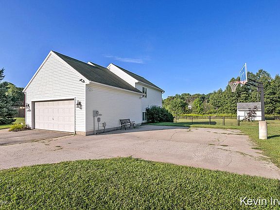 2nd image of 15075 Branch Ct NE