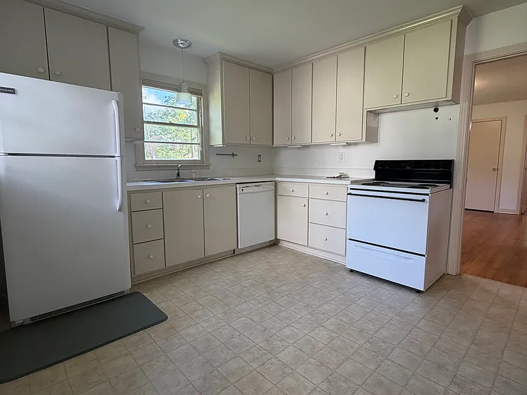3872 Peakland Pl #B — Photo 5